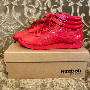 Reebok CLASSIC FREESTYLE HI PATENT PRIMAL RED FEMMES